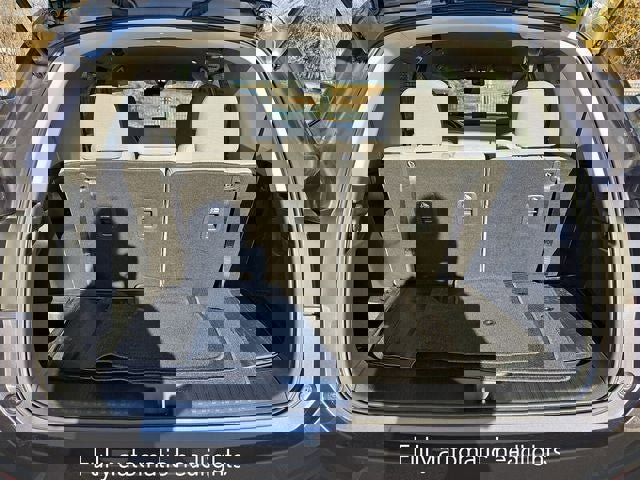 Used 2023 Honda Pilot LX image 31