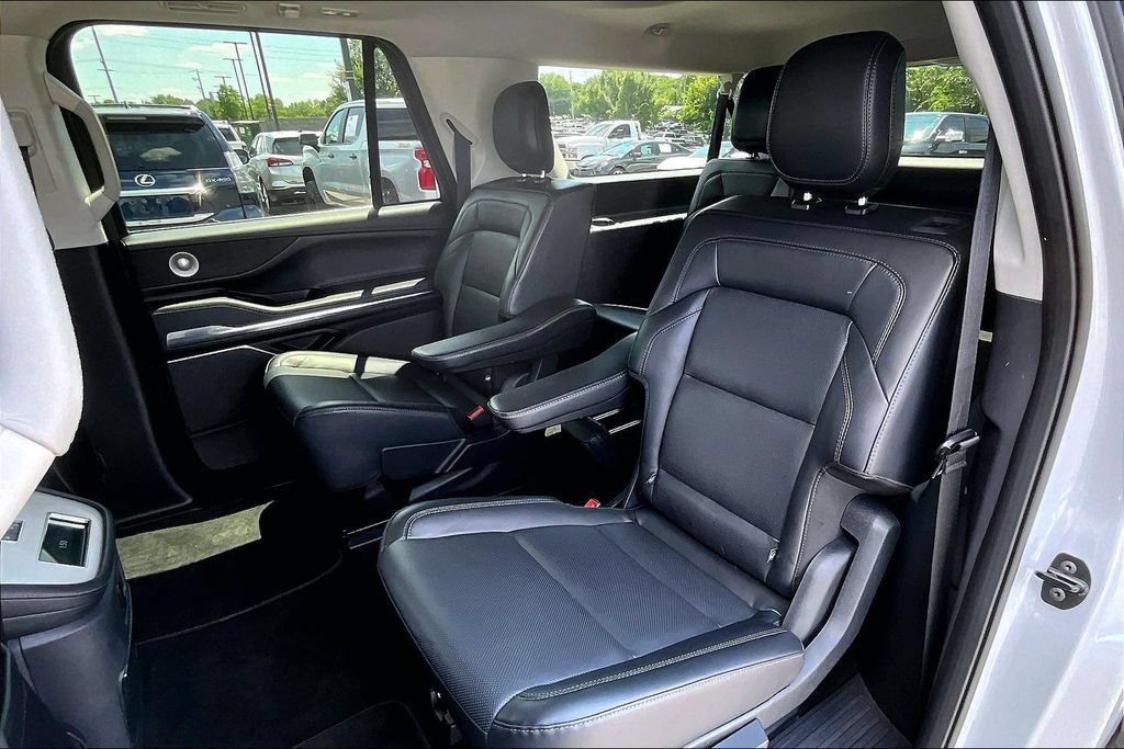 Used 2025 Lincoln Navigator L Reserve AWD/4WD image 24