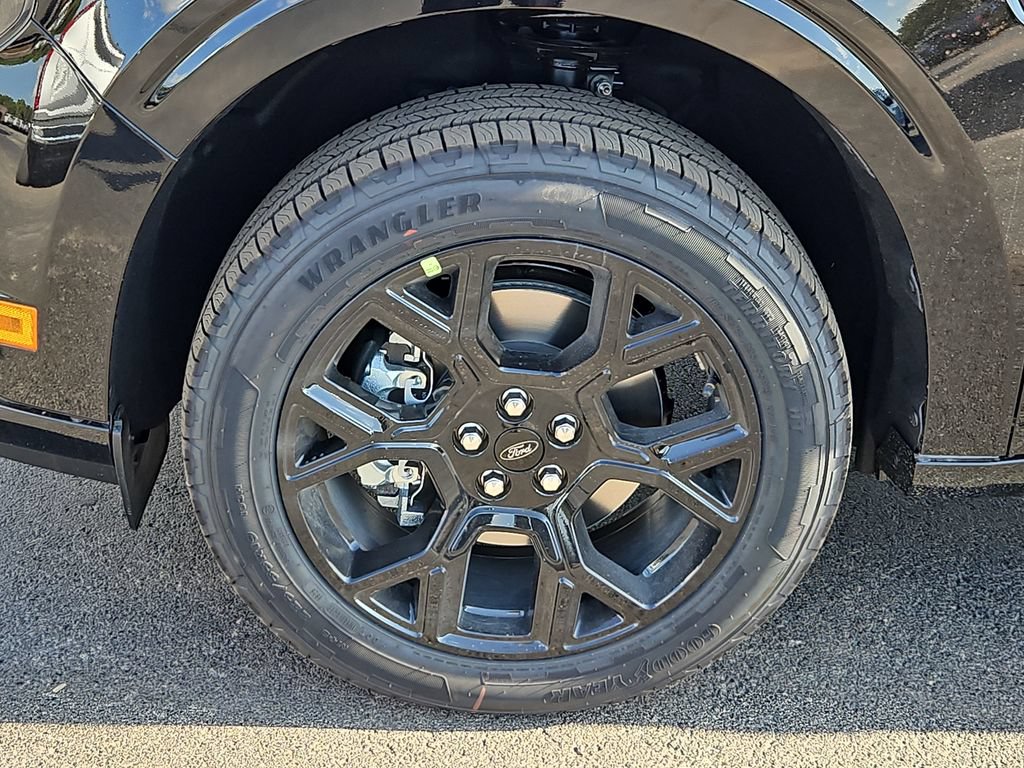 New 2026 Ford Maverick Lobo AWD/4WD image 17