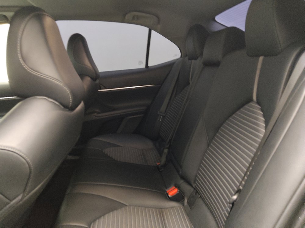 Used 2022 Toyota Camry SE image 18