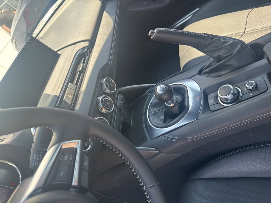 Used 2025 MAZDA MX-5 Miata RF Grand Touring w/ Weather Package image 4