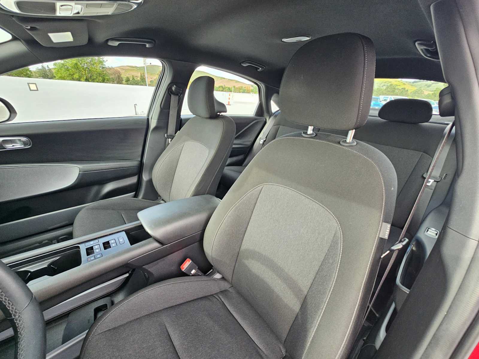 Used 2024 Hyundai Ioniq 6 SE RWD image 21