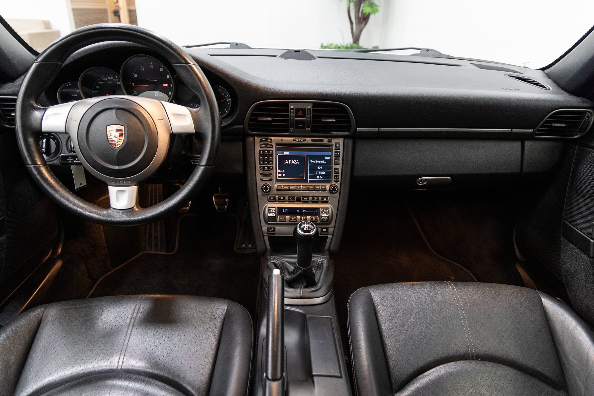 Used 2005 Porsche 911 Carrera RWD image 5