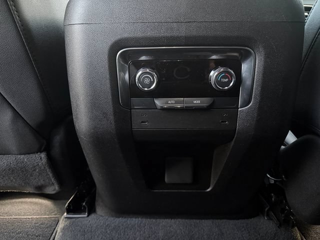Used 2025 Chevrolet Tahoe Z71 AWD/4WD image 19