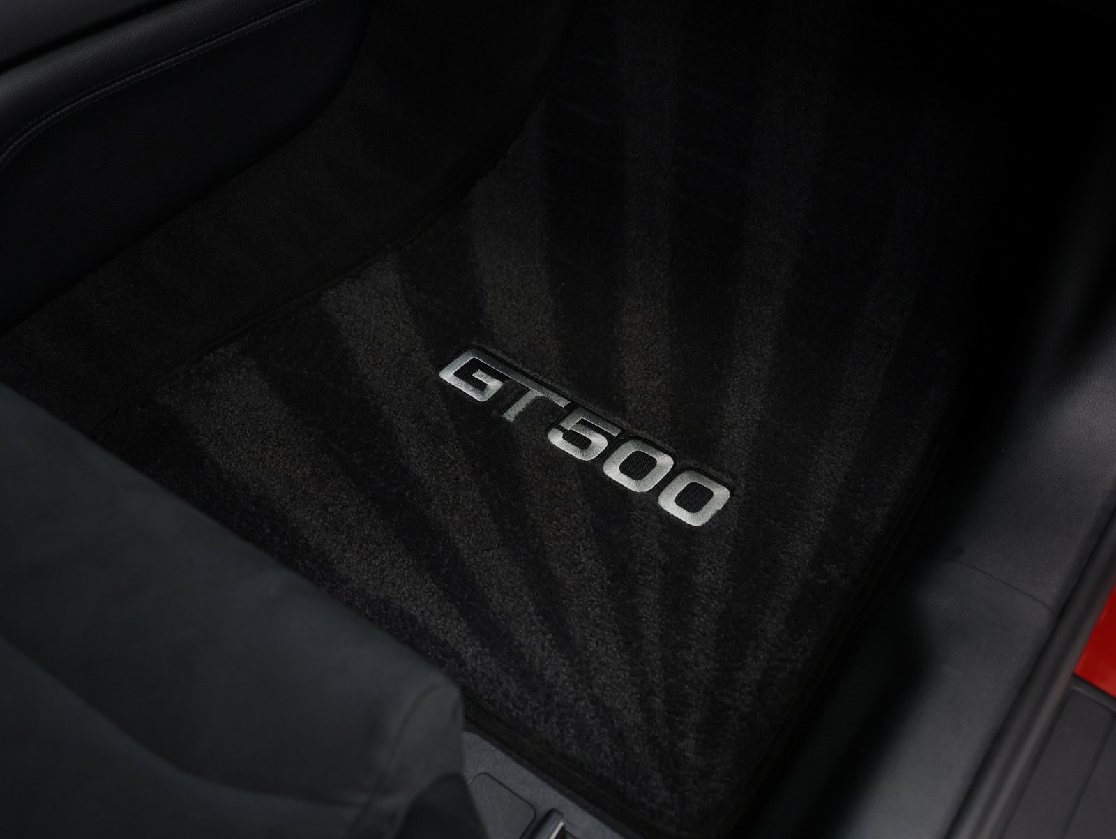 Used 2020 Ford Mustang Shelby GT500 w/ Carbon Fiber Track Pack image 39