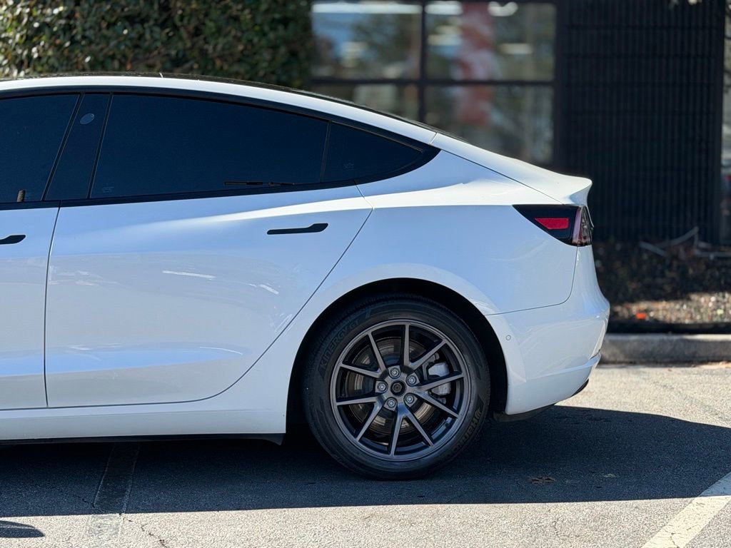 Used 2021 Tesla Model 3 Standard Range Plus image 11