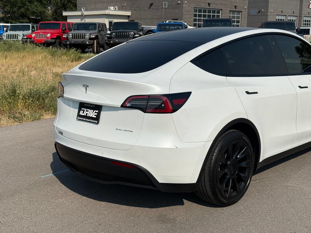 Used 2022 Tesla Model Y Long Range AWD/4WD image 10