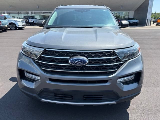 Used 2024 Ford Explorer XLT w/ Equipment Group 202A AWD/4WD image 10