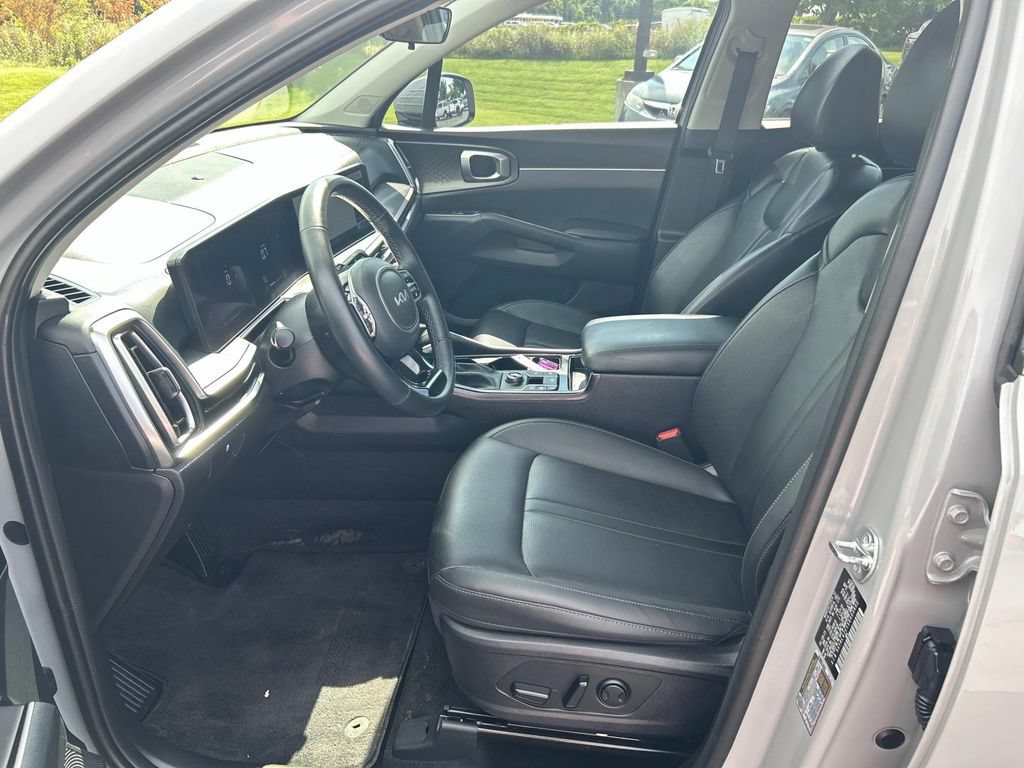 Used 2025 Kia Sorento S FWD image 28