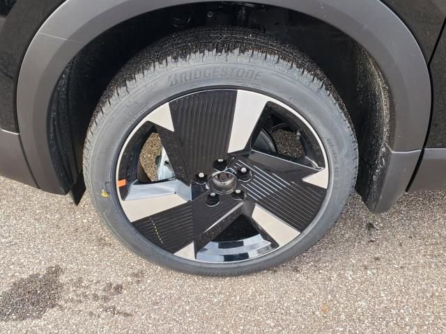 New 2026 Nissan Kicks SR image 9