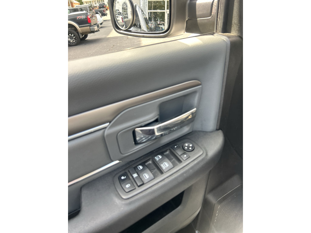 Used 2022 RAM 1500 Classic SLT RWD image 14