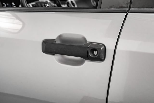 Used 2019 Toyota Tundra SR5 w/ SR5 Upgrade Package AWD/4WD image 34