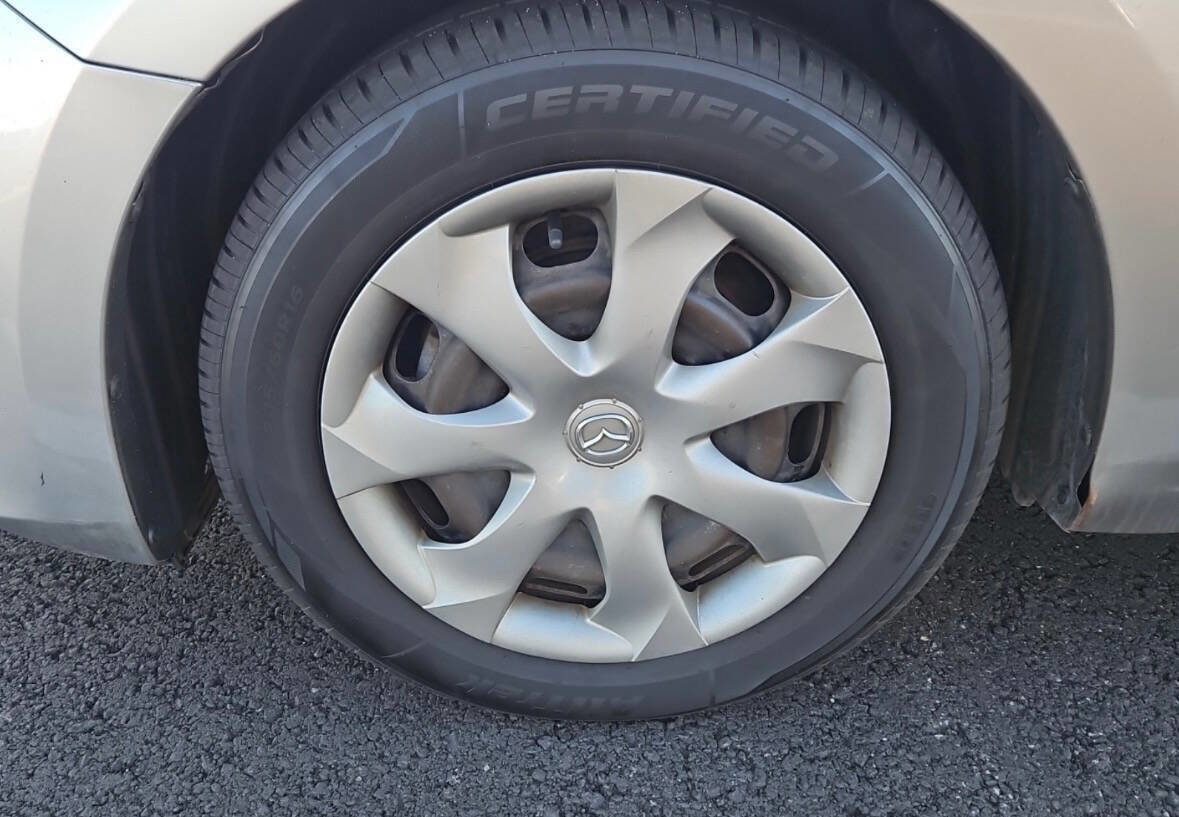 Used 2015 MAZDA MAZDA3 i SV image 3