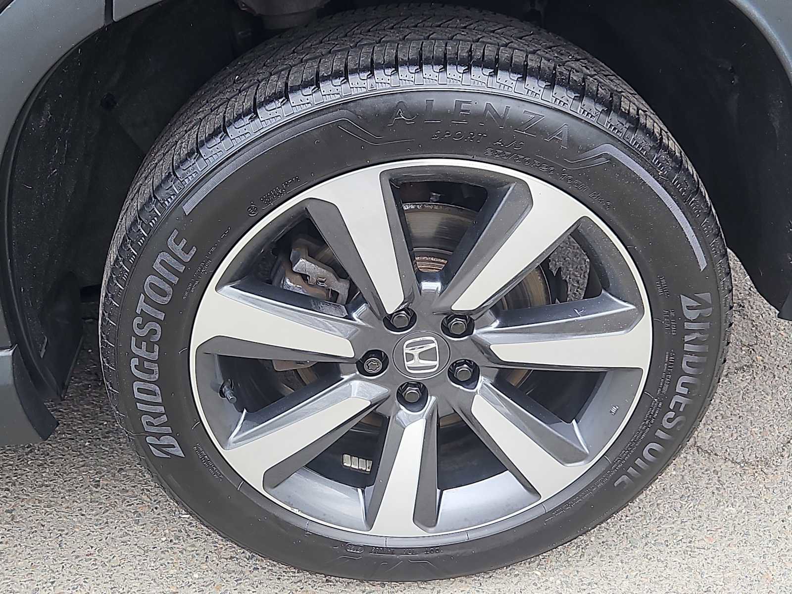 Used 2023 Honda Pilot Touring image 8