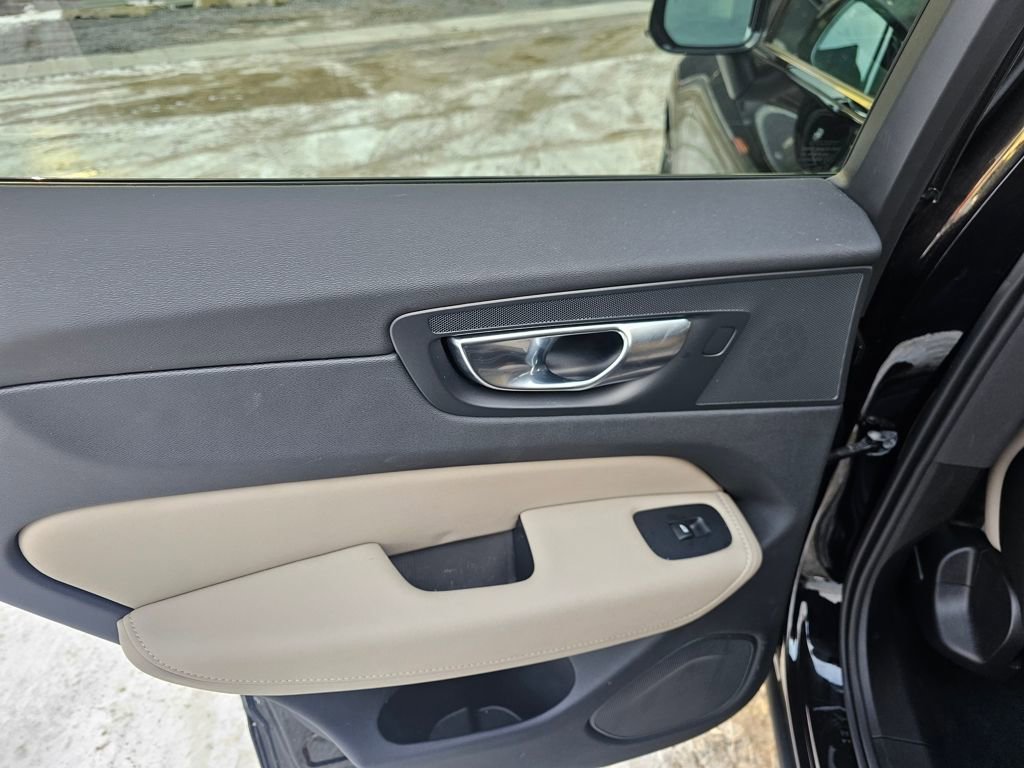 Certified 2026 Volvo XC60 B5 Core w/ Protection Package Premier AWD/4WD image 16