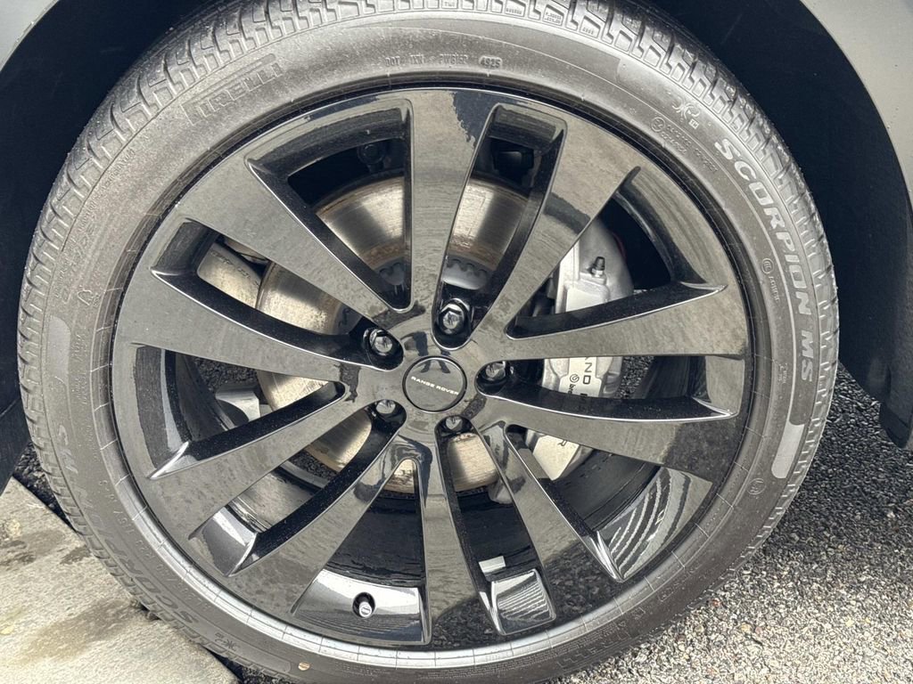 New 2026 Land Rover Range Rover Sport Dynamic SE AWD/4WD image 12