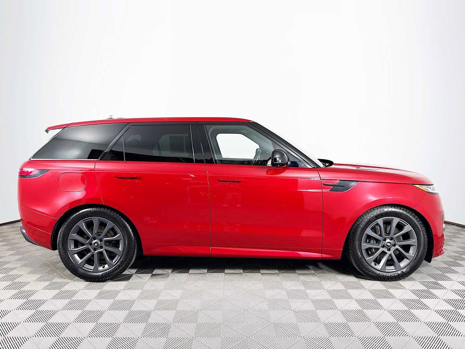 Certified 2024 Land Rover Range Rover Sport Dynamic SE AWD/4WD image 4