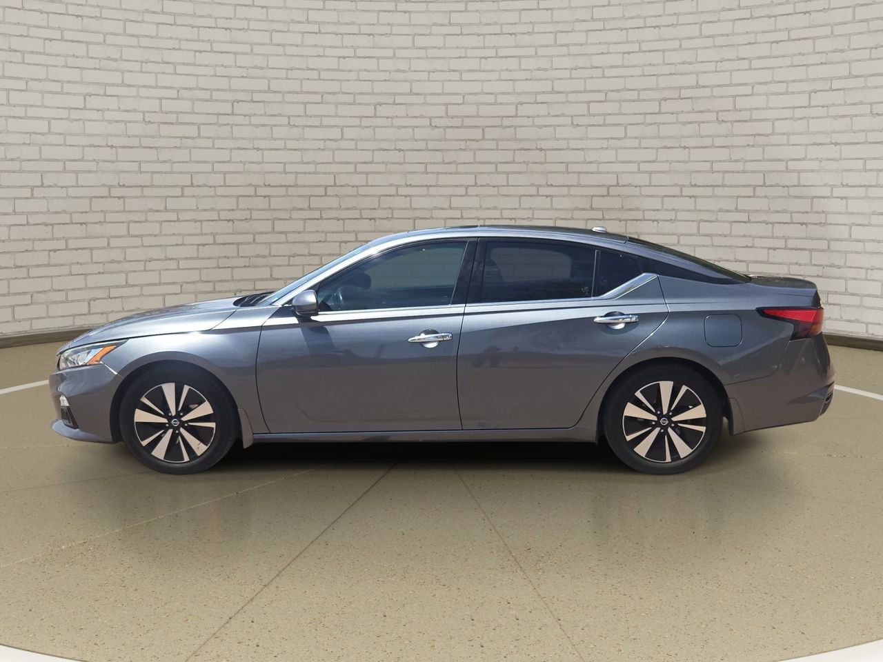 Used 2020 Nissan Altima 2.5 SV FWD image 8
