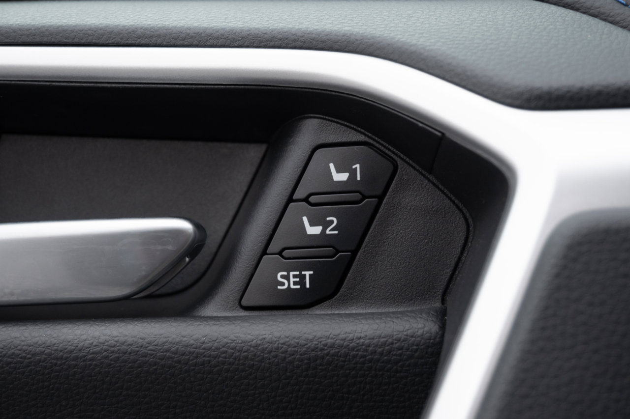 Used 2023 Toyota RAV4 XSE image 32