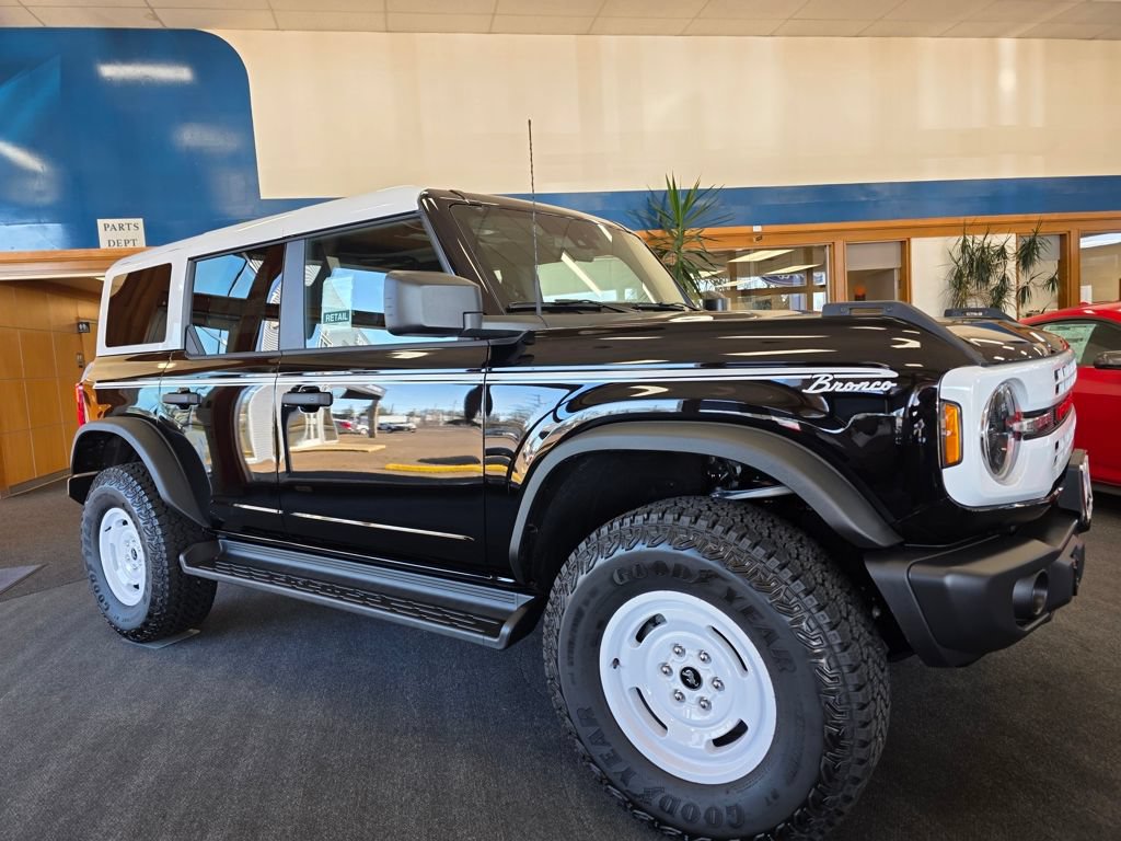 New 2025 Ford Bronco Heritage Edition AWD/4WD image 3