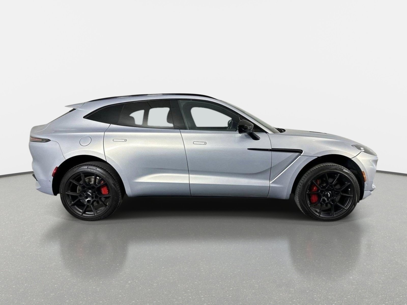 Used 2023 Aston Martin DBX AWD/4WD image 9
