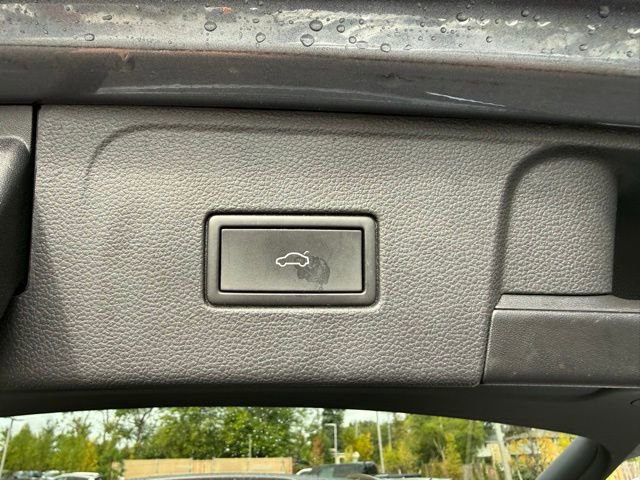 Used 2022 Volkswagen Atlas SE image 31