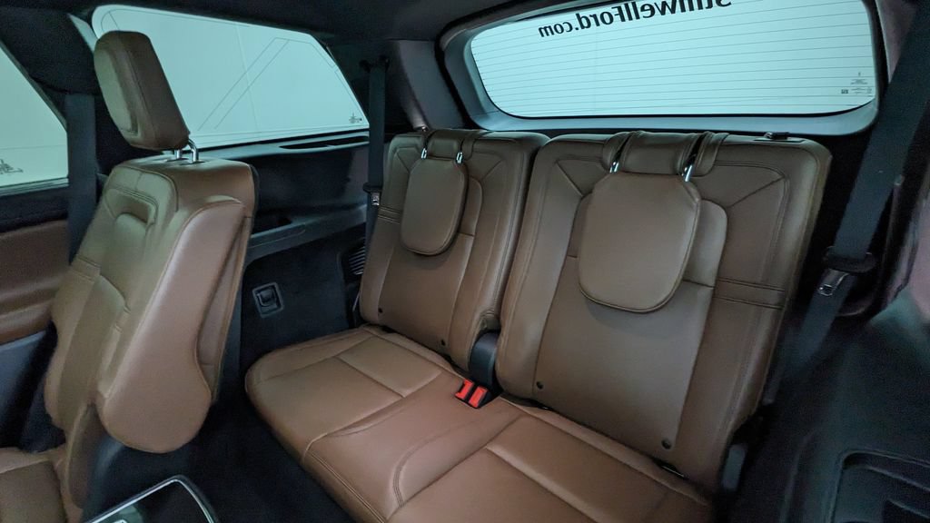 Used 2023 Lincoln Aviator Grand Touring w/ Equipment Group 301A AWD/4WD image 40