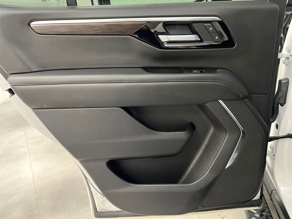 Used 2025 Chevrolet Tahoe Z71 image 15
