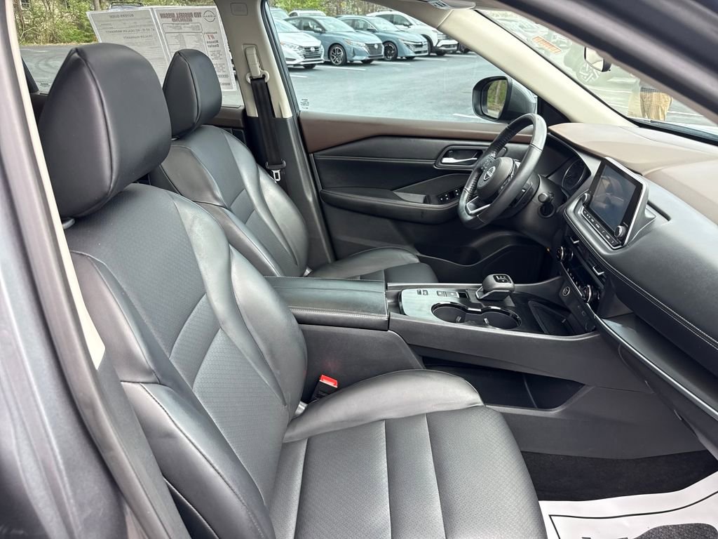 Used 2023 Nissan Rogue SV w/ SV Premium B Package image 30