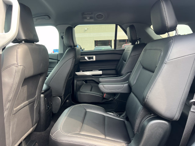 Certified 2024 Ford Explorer XLT w/ Equipment Group 202A AWD/4WD image 5