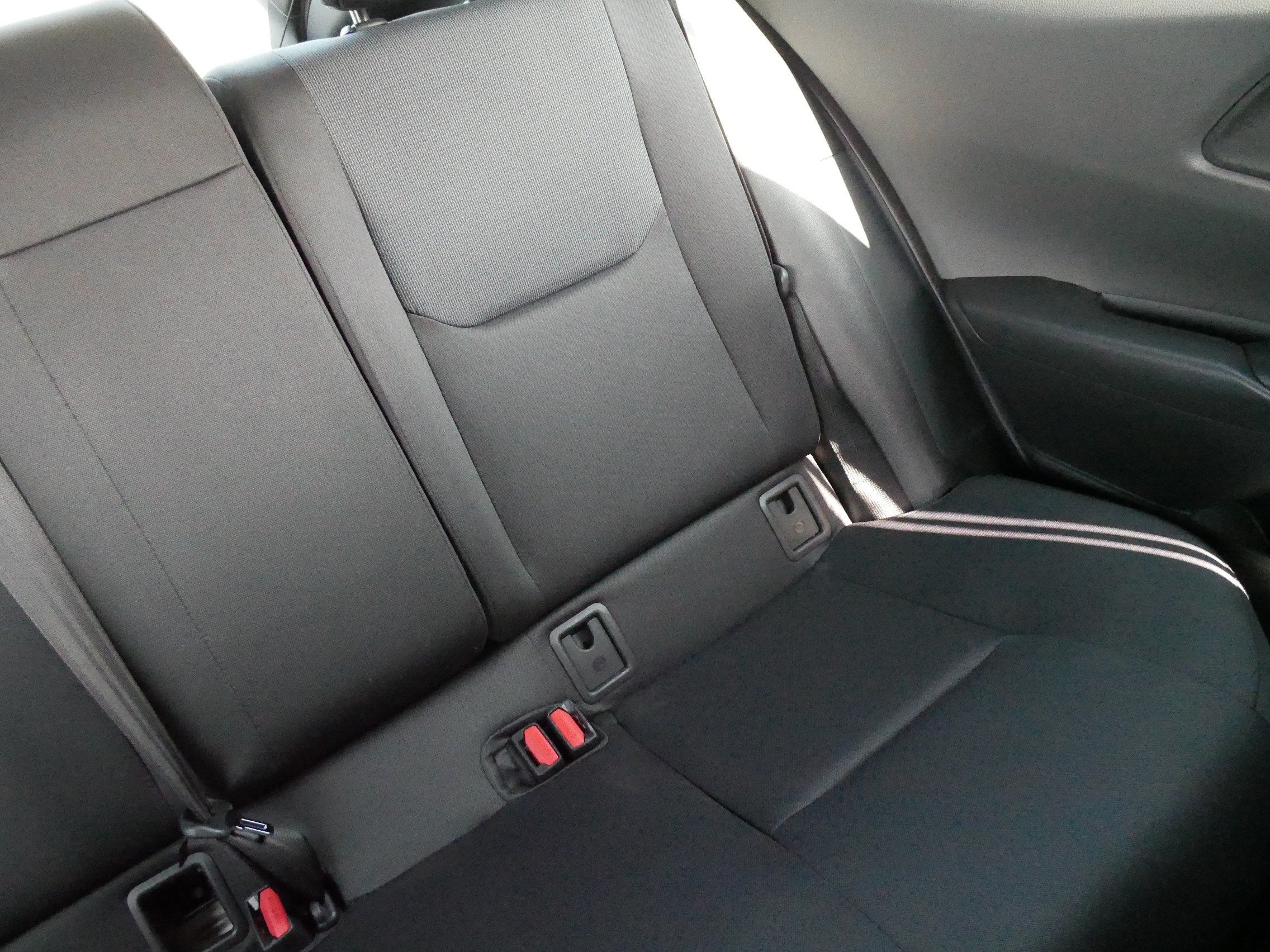 Certified 2025 Toyota Prius LE FWD image 14