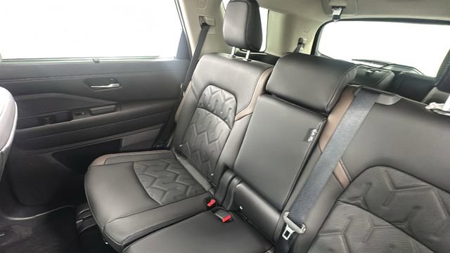 New 2026 Nissan Pathfinder Platinum image 14