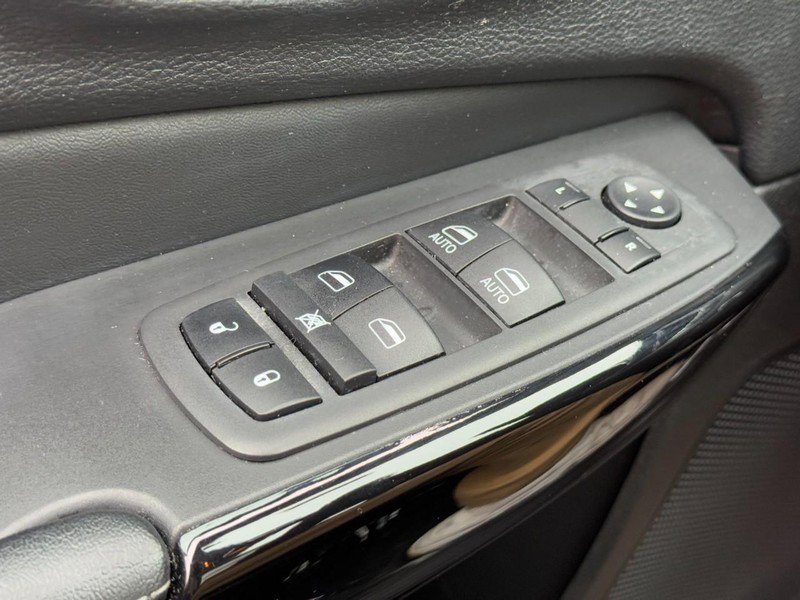 Used 2023 Jeep Cherokee Altitude Lux image 23