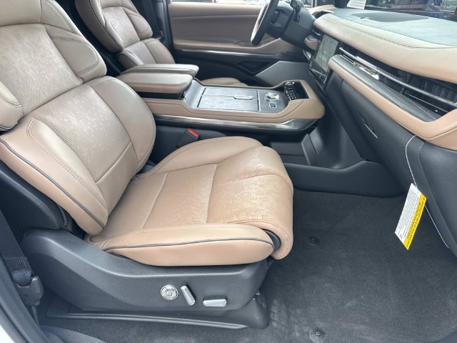New 2027 Lincoln Navigator L Black Label AWD/4WD image 9