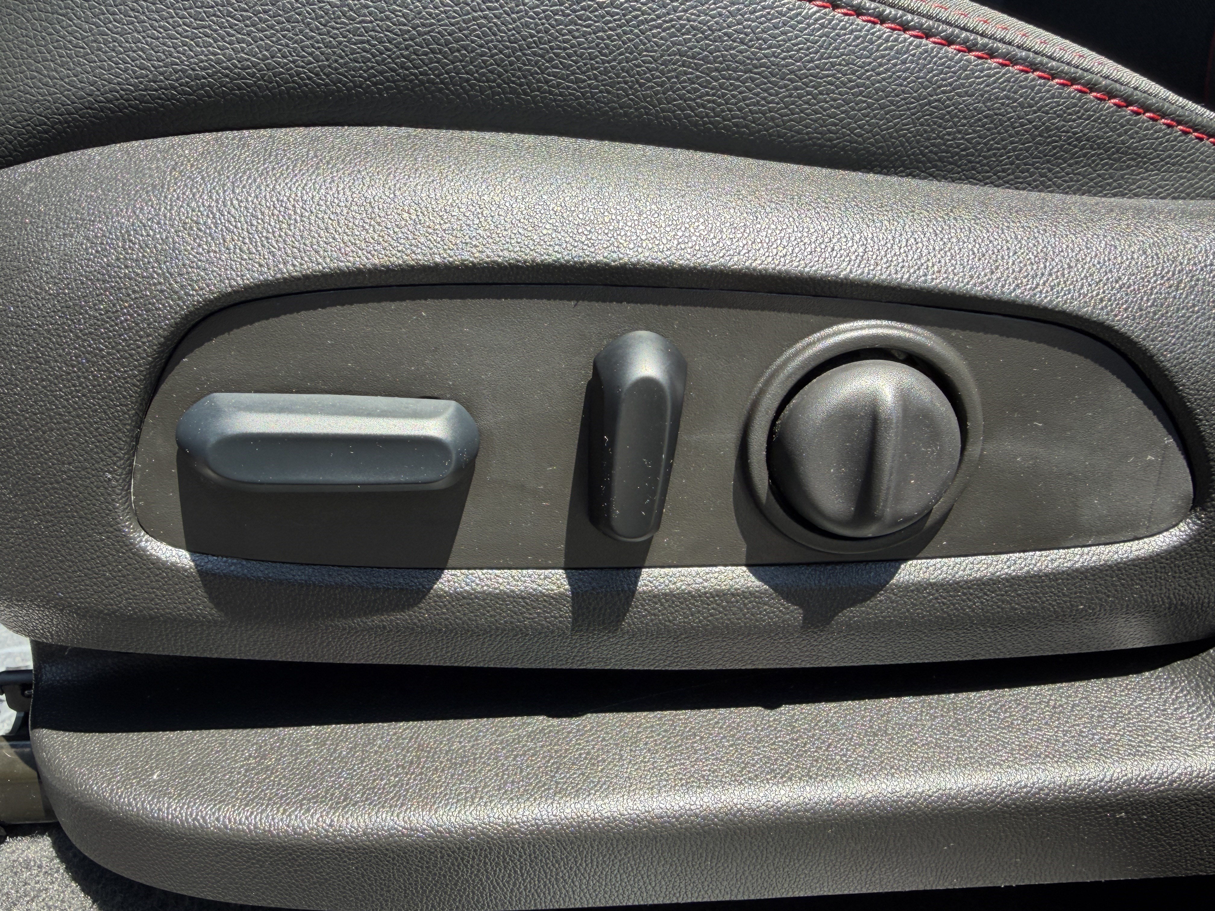 Used 2024 Chevrolet Equinox RS FWD image 16