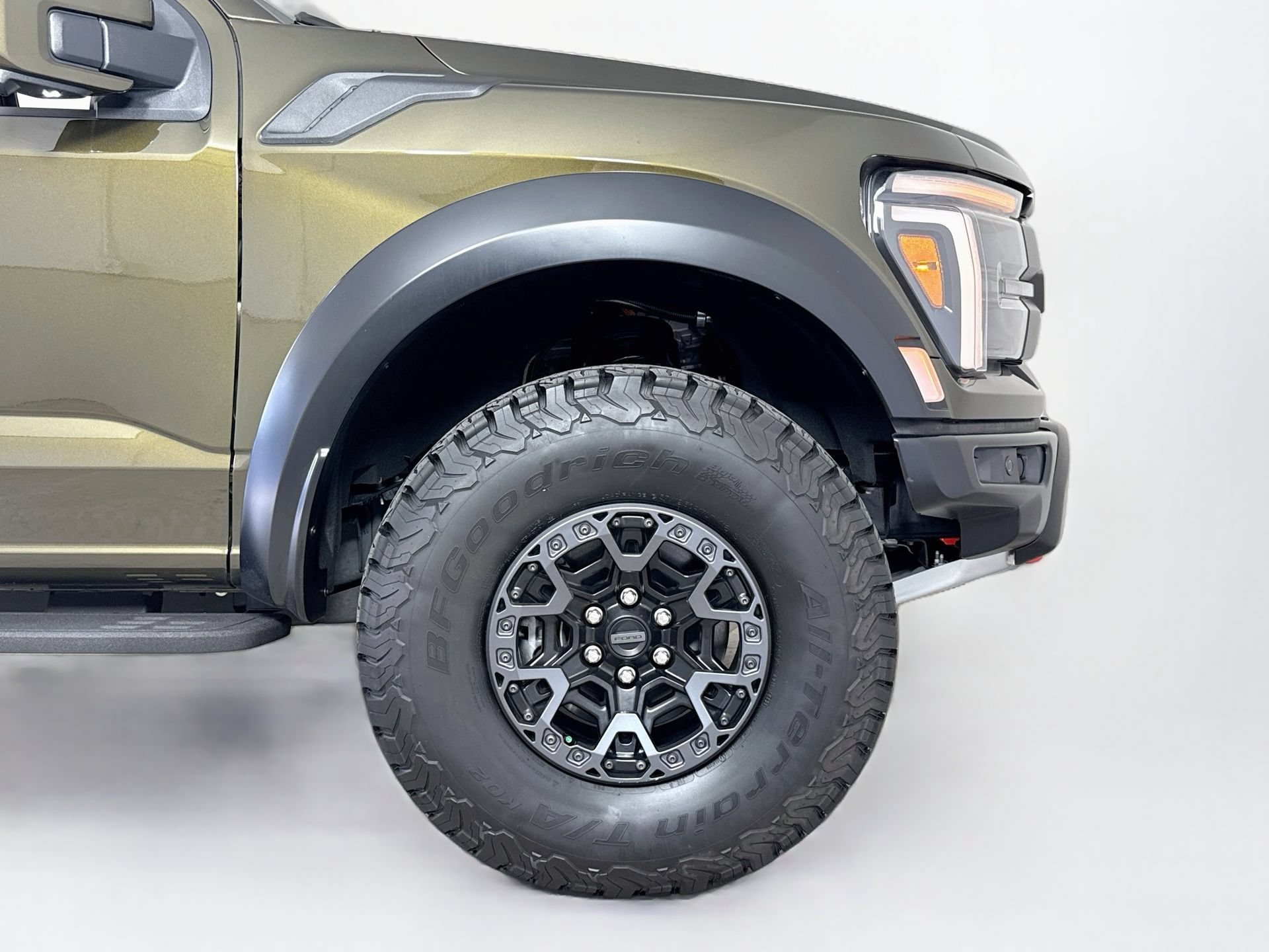 Used 2025 Ford F150 Raptor w/ Equipment Group 803A Raptor R AWD/4WD image 28