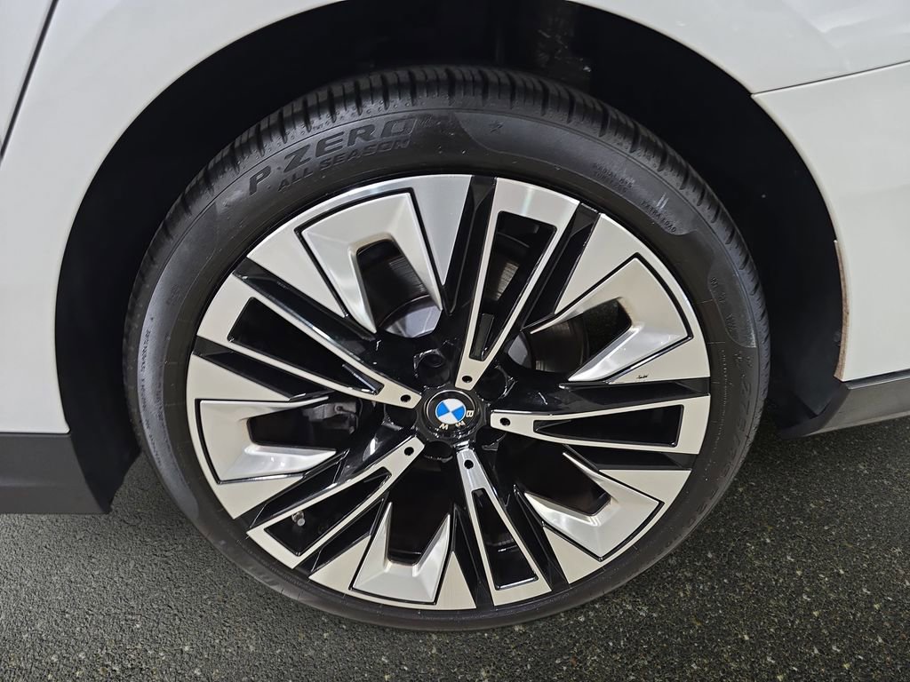 Used 2026 BMW 530i w/ Premium Package image 32