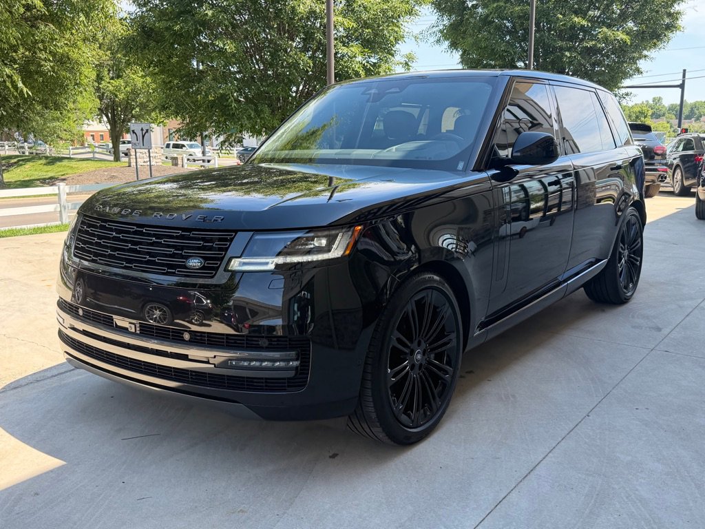 Used 2025 Land Rover Range Rover Long Wheelbase SE AWD/4WD image 5