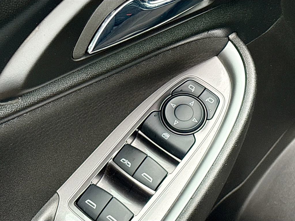 Used 2023 Chevrolet Malibu LT w/ Driver Confidence Package image 18