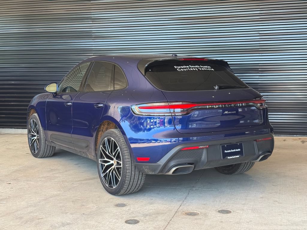 Certified 2026 Porsche Macan AWD/4WD image 3
