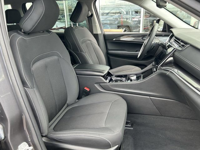 Used 2023 Jeep Grand Cherokee L Laredo AWD/4WD image 25