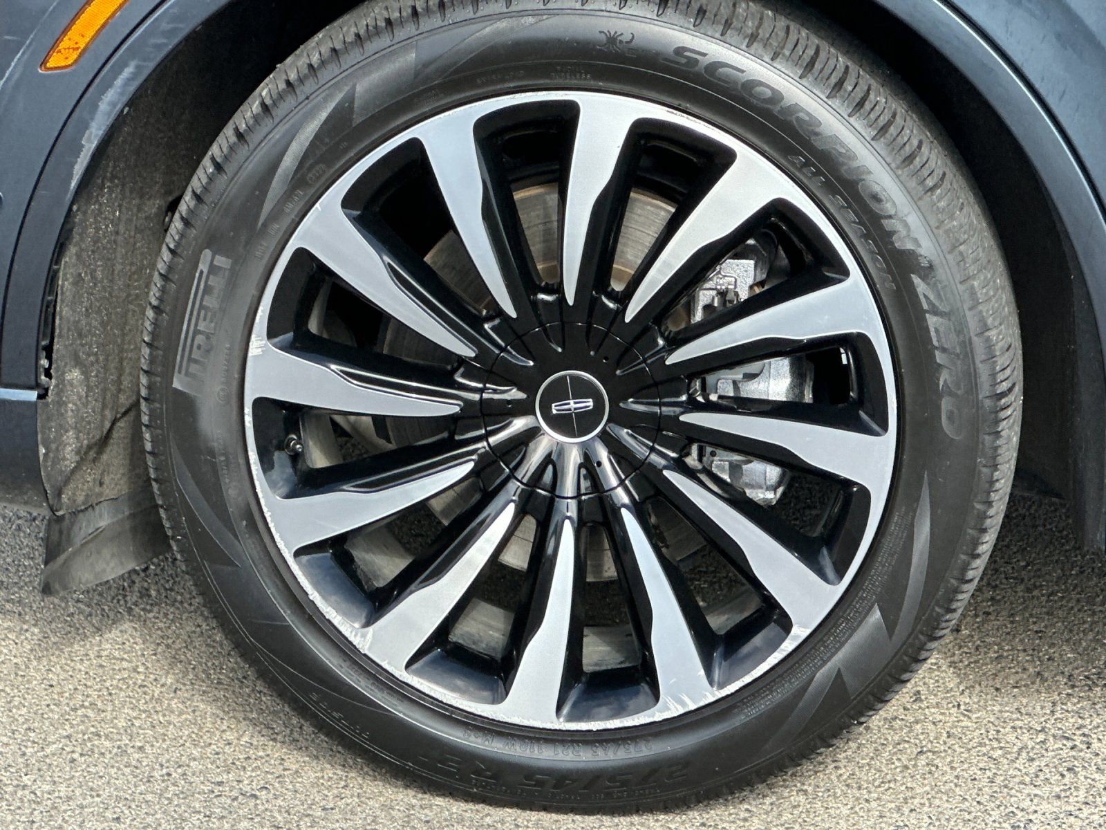 Used 2023 Lincoln Aviator Black Label Grand Touring AWD/4WD image 35