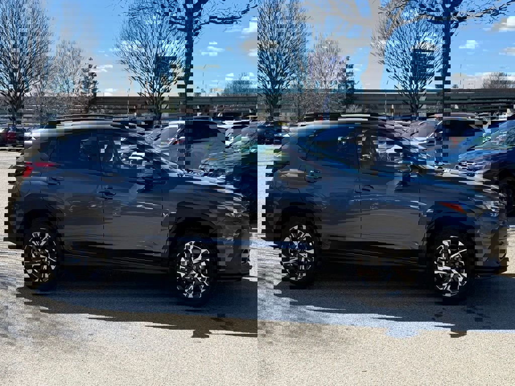 Used 2024 Subaru Crosstrek 2.0i Premium image 5