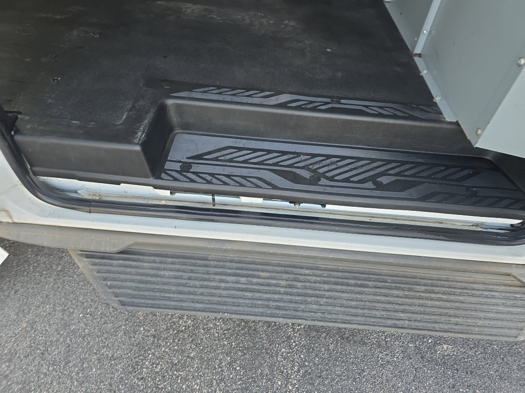 Used 2017 Ford Transit 250 Base image 13