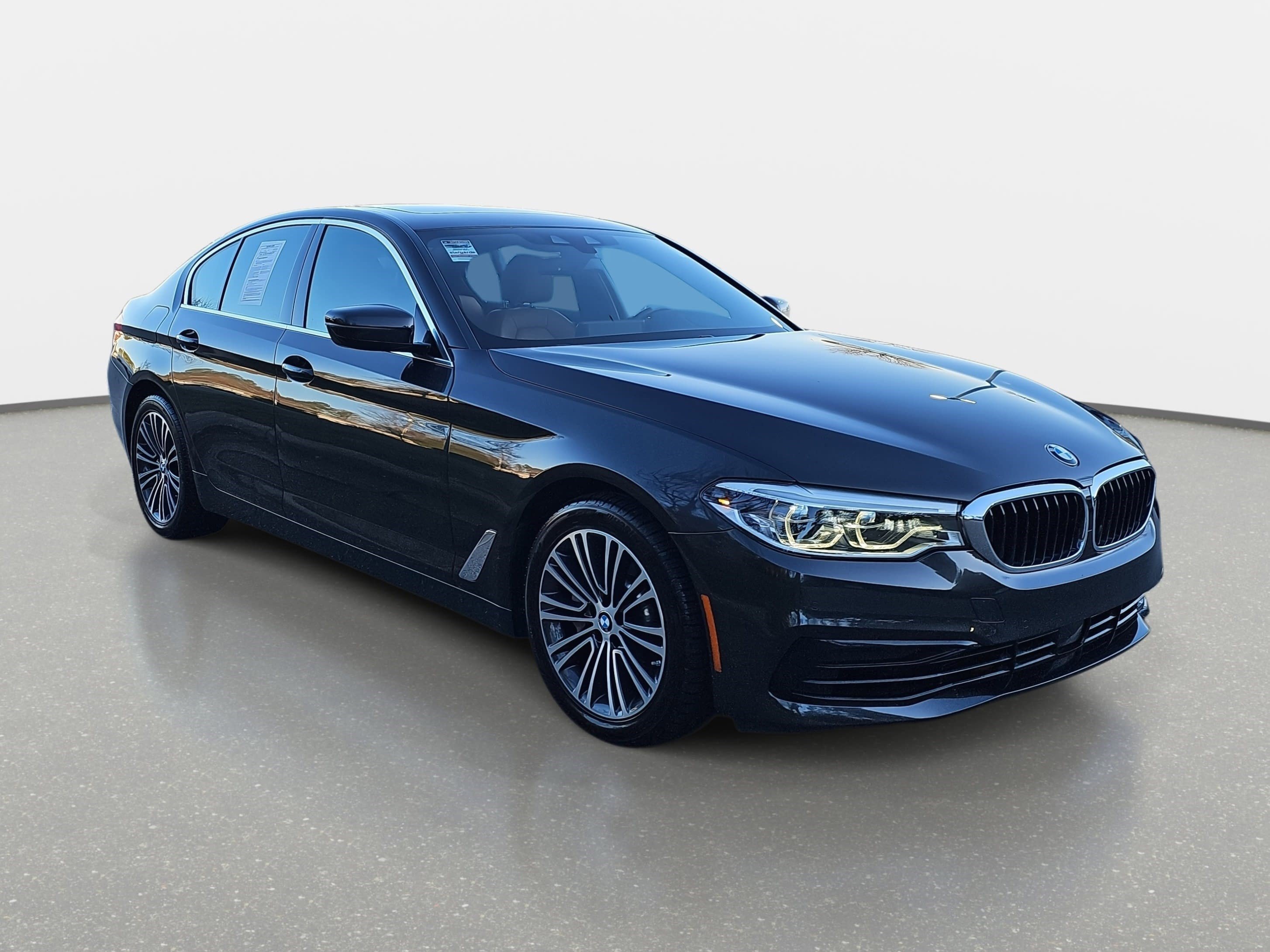 Used 2019 BMW 540i w/ Executive Package image 3