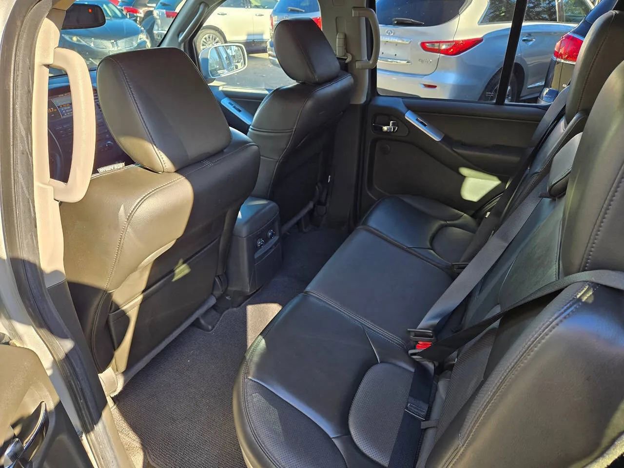 Used 2011 Nissan Pathfinder Silver image 15
