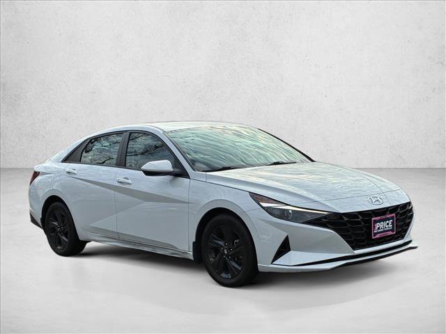 Used 2023 Hyundai Elantra SEL image 3