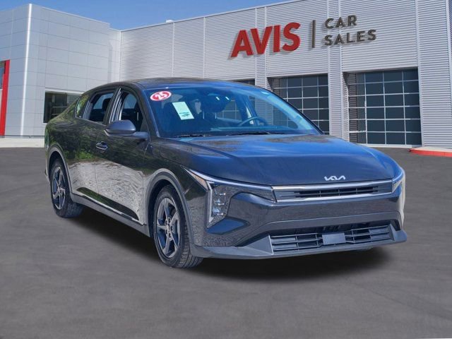 Used 2025 Kia K4 LXS image 3