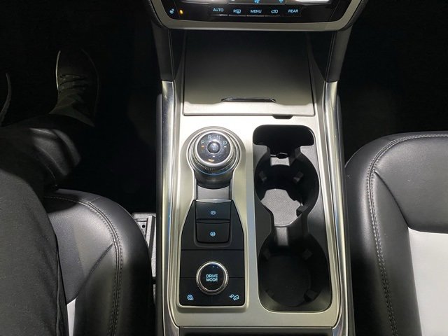 Used 2022 Ford Explorer XLT w/ Equipment Group 202A image 23