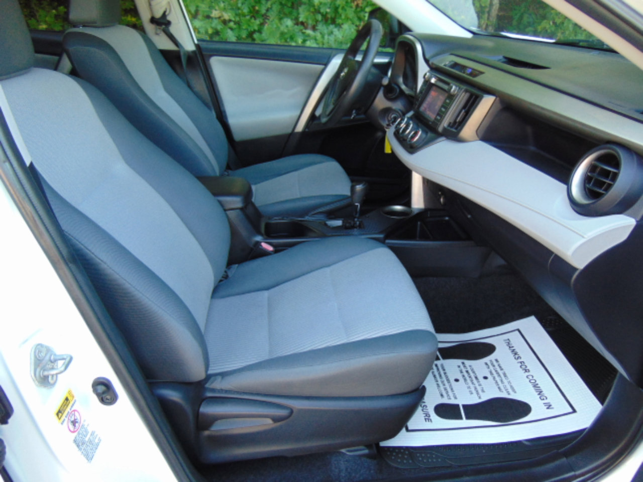 Used 2014 Toyota RAV4 LE FWD image 7